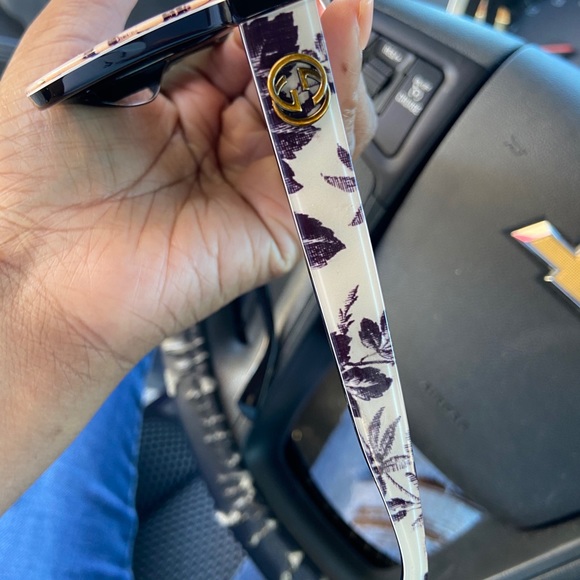 Tried on only - Picture 2 of 8